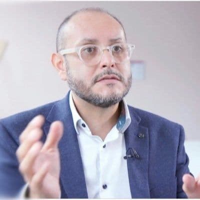 Dr J Rogel-Salazar